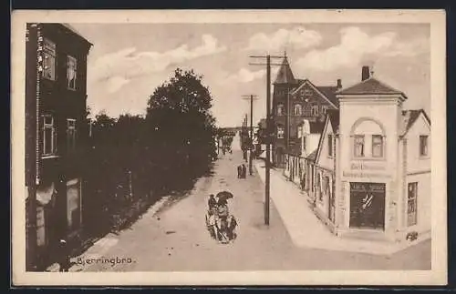 AK Bjerringbro, Strassenpartie mit Kolonialwaren Carl Christensen