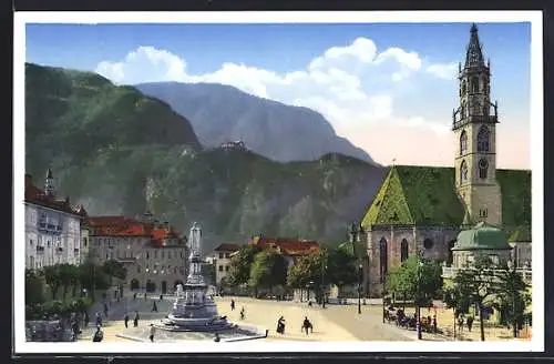 AK Bozen, Waltherplatz, Brunnen und Stadtkirche