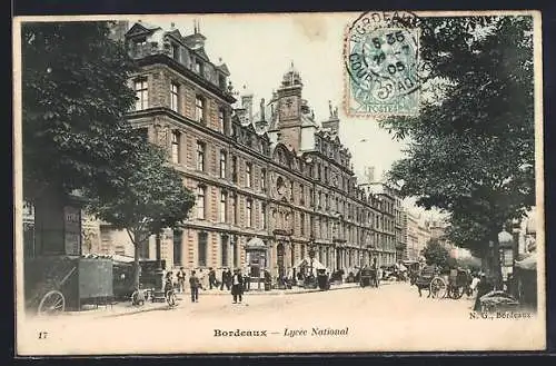 AK Bordeaux, Lycée National et rue animée avec passants et voitures