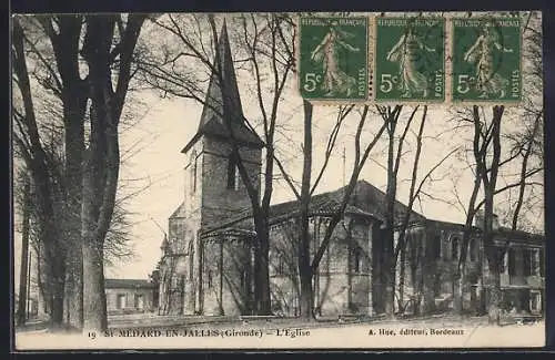 AK St-Médard-en-Jalles, L`Église entourée d`arbres en hiver