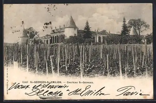 AK Saint-Georges-Saint-Émilion, Château St-Georges et vignobles en avant-plan