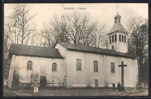 AK Saint-Savin, L`Église et croix en hiver