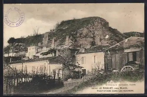 AK Le Rigalet, près Blaye, Habitations dans les rochers