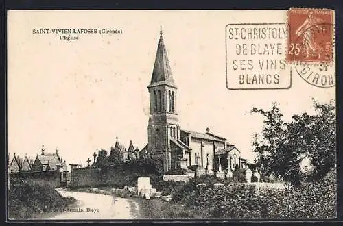 AK Saint-Vivien-Lafosse, L`église et le cimetière adjacents