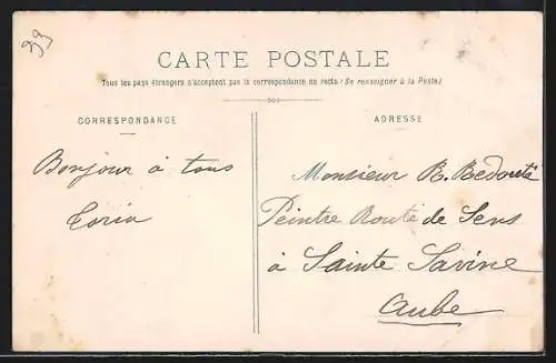 AK Arcachon, La Jetée Promenade animée par des promeneurs et vue sur la mer