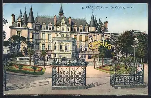 AK Arcachon, Le Casino majestueux avec jardin verdoyant