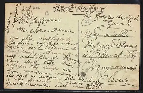 AK La Teste, Vue du Port avec bateaux amarrés et sacs empilés le long du quai