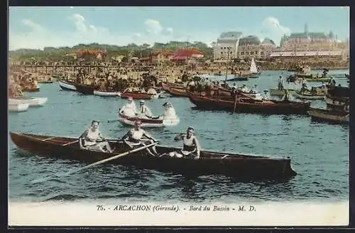 AK Arcachon, Bord du Bassin avec rameurs et bateaux sur l`eau