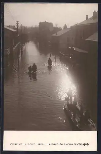 AK Rueil, Crue de la Seine, Avenue du Chemin de Fer inondée