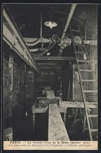 AK Paris, Les sous-sols du Ministère des Finances inondés lors de la Grande Crue de la Seine (janvier 1910)