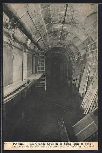 AK Paris, Les sous-sols du Ministère des Finances inondés lors de la Grande Crue de la Seine (janvier 1910)