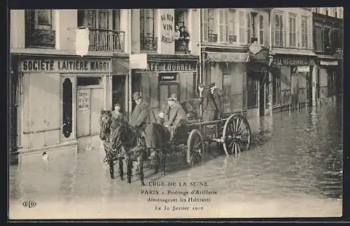 AK Paris, Crue de la Seine 1910 avec attelage d`artillerie évacuant les habitants