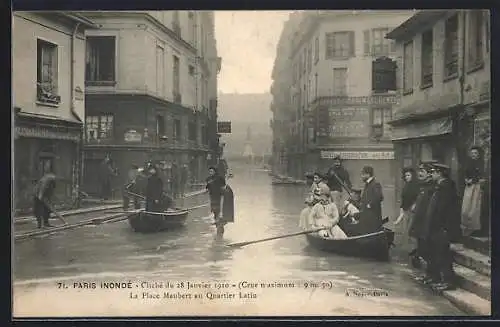 AK Paris, Inondation 1910 à la Place Maubert avec barques dans le Quartier Latin