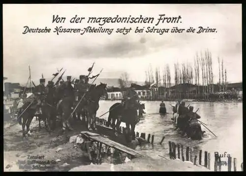 Riesen-AK Sdruga, deutsche Husaren zu Pferde beim Übersetzen über die Drina, mazedonsiche Front