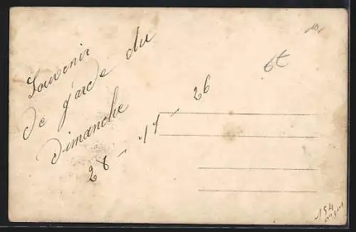 Foto-AK Sechs französischer Infanteristen in Uniform, vier Feldpostboten