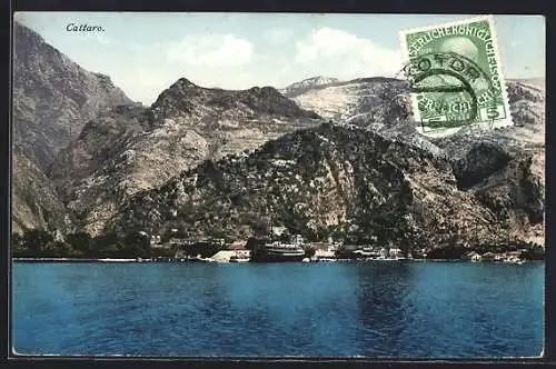 AK Cattaro, Ortsansicht vom Wasser aus der Vogelschau