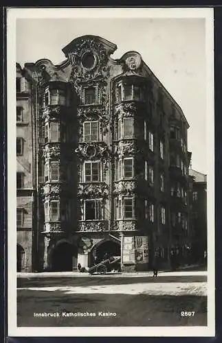 AK Innsbruck, Katholisches Kasino mit Passanten