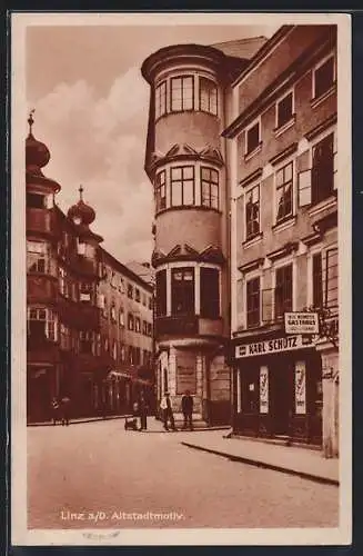 AK Linz, Altstadtmotiv mit Strassenpartie und Gästehaus