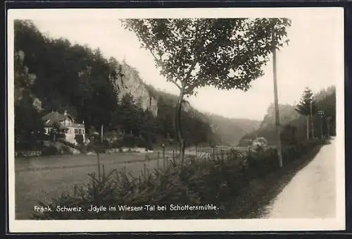 AK Schottersmühle /Wiesent-Tal, Ortsansicht mit Bergen