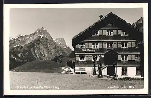 AK Schröcken, Gasthof Tannberg mit Berglandschaft