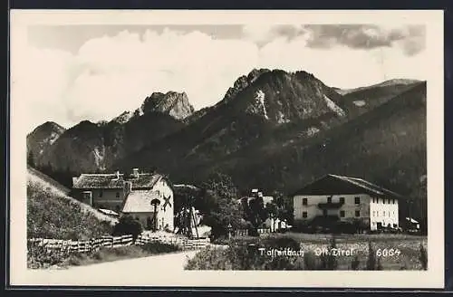 AK Tassenbach /Ost-Tirol, Ortspartie mit Bergpanorama