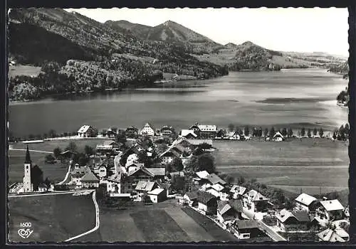 AK Fuschl am See, Ortsansicht mit Blick zum See