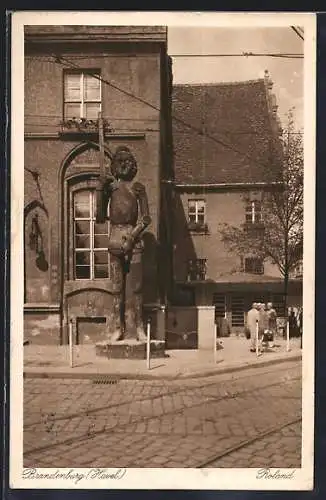 AK Brandenburg /Havel, Roland mit Strassenpartie
