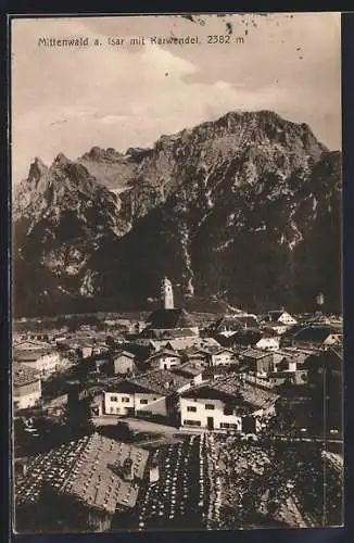 AK Mittenwald a. Isar, Ortsansicht mit Berg Karwendel