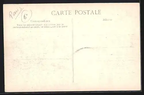 AK Paris, Crue de la Seine 1910, Rue des Saints-Pères inondée et foule observant l`eau