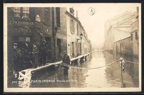 AK Paris, Inondation de la Rue de Bellièvre