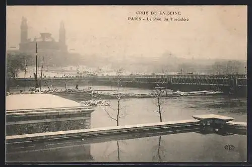 AK Paris, Crue de la Seine, Le Pont du Trocadéro inondé
