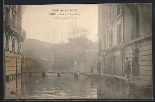 AK Paris, Crue de la Seine 1910, Rue des Chantres inondée et passants sur le trottoir