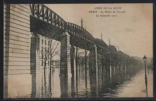 AK Paris, Le Métro de Grenelle inondé lors de la crue de la Seine 1910