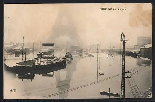 AK Paris, Crue de la Seine avec vue sur la tour Eiffel et installations portuaires, 1910