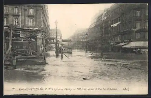 AK Paris, Inondations de 1910, Hôtel Terminus et Rue Saint-Lazare sous l`eau