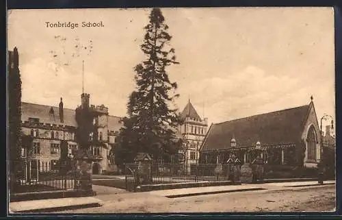 AK Tonbridge, The School
