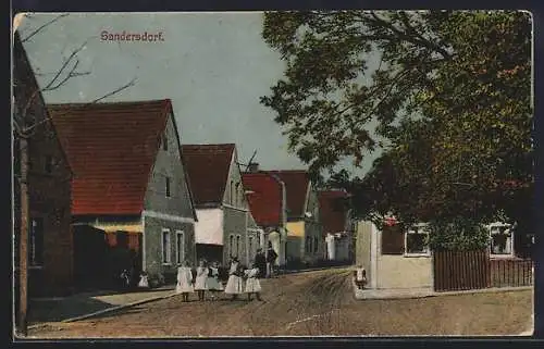 AK Sandersdorf / Bitterfeld, Strassenpartie mit Wohnhäusern