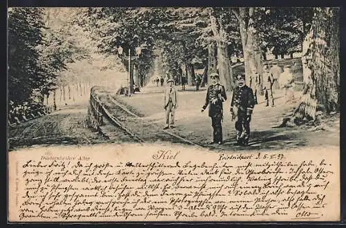 AK Kiel, Düsternbroker Allee mit Passanten