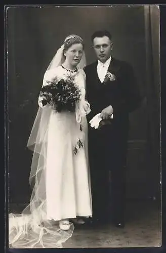 Foto-AK Brautpaar im Porträt