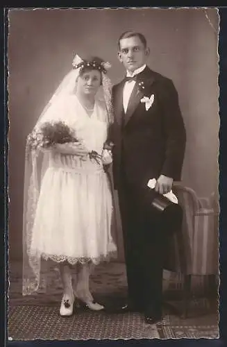 Foto-AK Porträt eines Brautpaares zu seiner Hochzeit