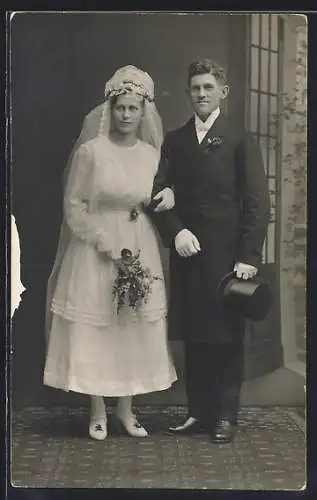 Foto-AK Braut und Bräutigam im Porträt
