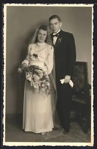 Foto-AK Junges Paar zu seiner Hochzeit