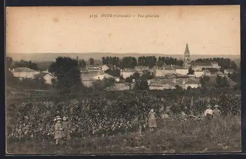 AK Hure, Vue générale du village et des vignes avec enfants au premier plan