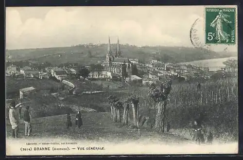 AK Branne, Vue générale avec village et vignobles environnants