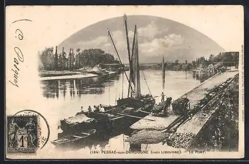 AK Pessac-sur-Dordogne, Le Pont et les bateaux sur la rivière
