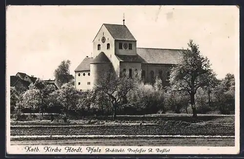 AK Hördt /Pfalz, Kath. Kirche von einem Acker aus