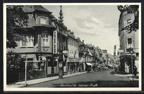 AK Glauchau / Sa., Leipziger Strasse mit Geschäften