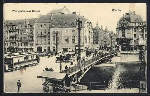 AK Berlin, Blick auf die Weidendammer Brücke, Komische Oper, Strassenbahn