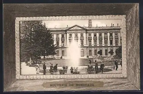 AK Bordeaux, Jardin de l`Hôtel-de-Ville avec fontaine et promeneurs