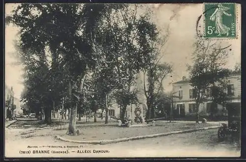 AK Branne, Allées Damour avec arbres et maisons adjacentes